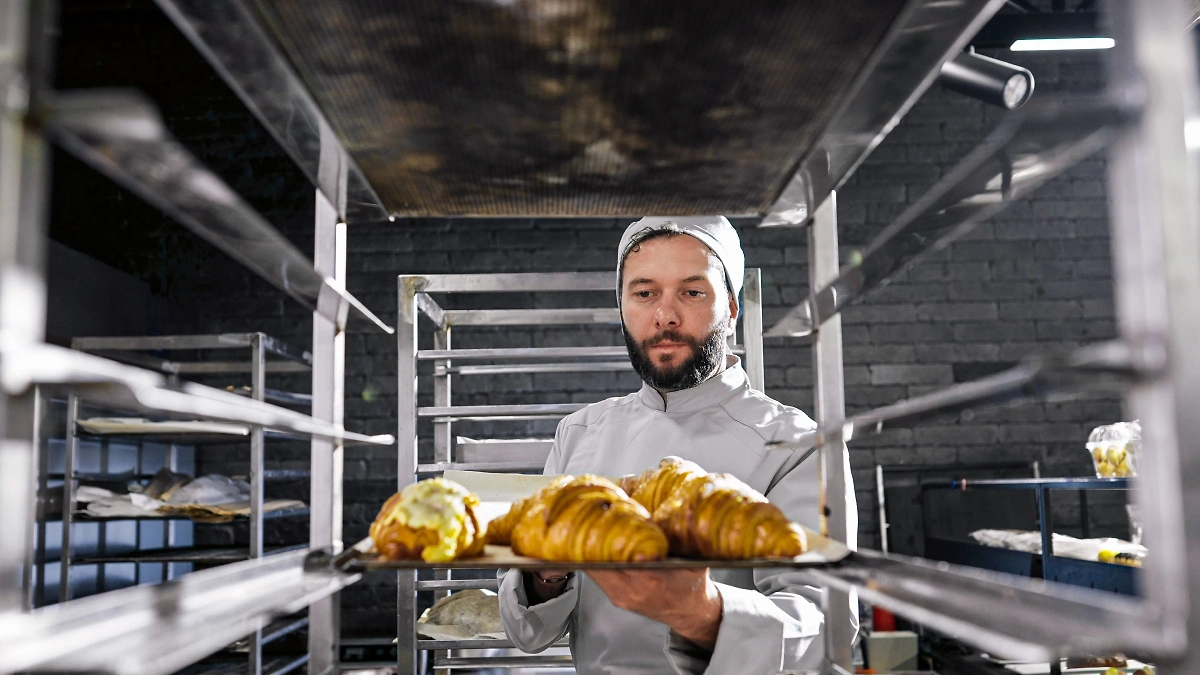  Обложка © Shutterstock / FOTODOM / VesnaArt  