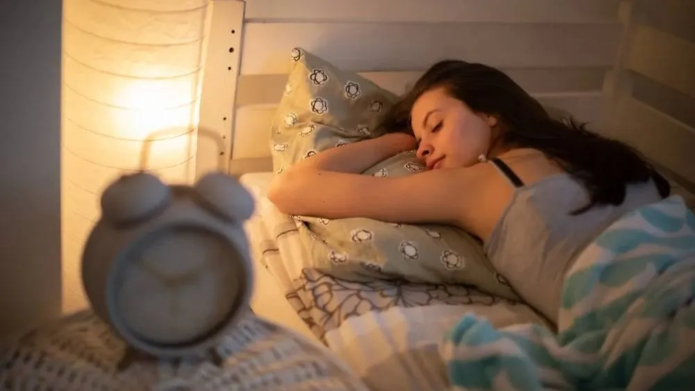 Почему нельзя рассказывать о сне с падением до завтрака: научное объяснение народных примет. Фото © Shutterstock / FOTODOM / fotodrobik