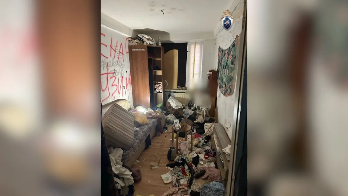 Обстановка в квартире семьи, где умер ребёнок. Обложка © Telegram / ГСУ СК России по Санкт-Петербургу