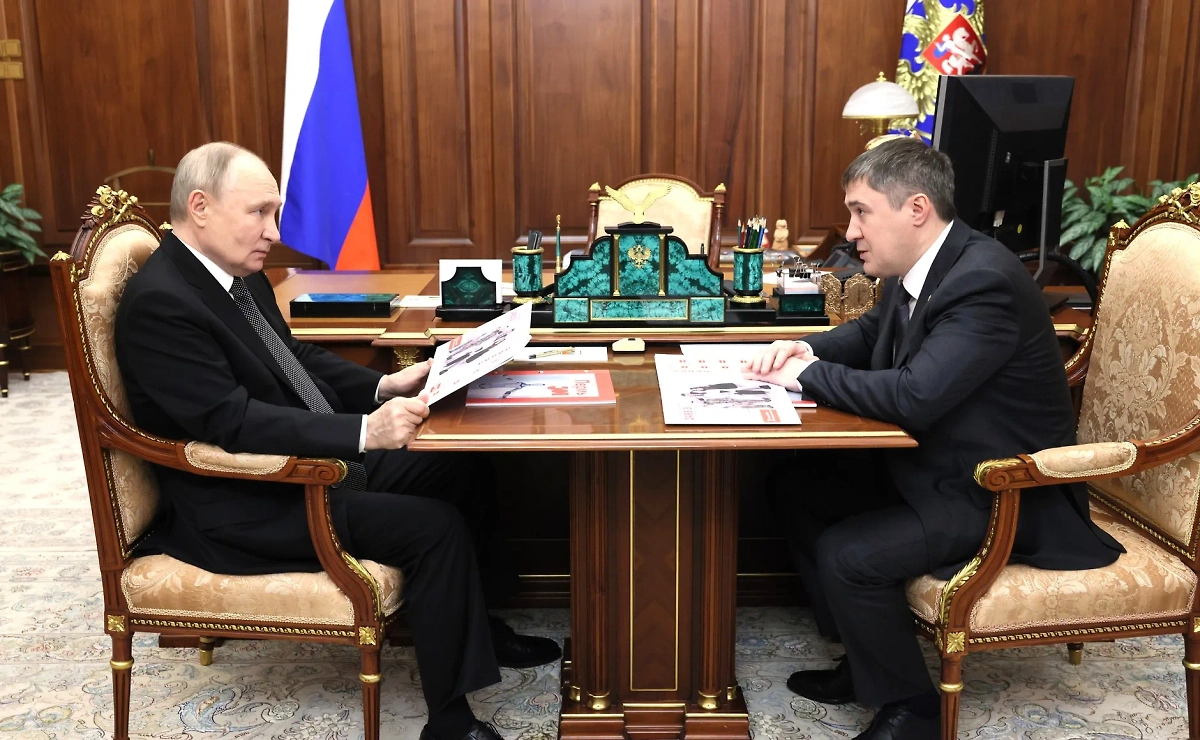 Махонин доложил Путину о развитии Пермского края. Обложка © Kremlin.ru