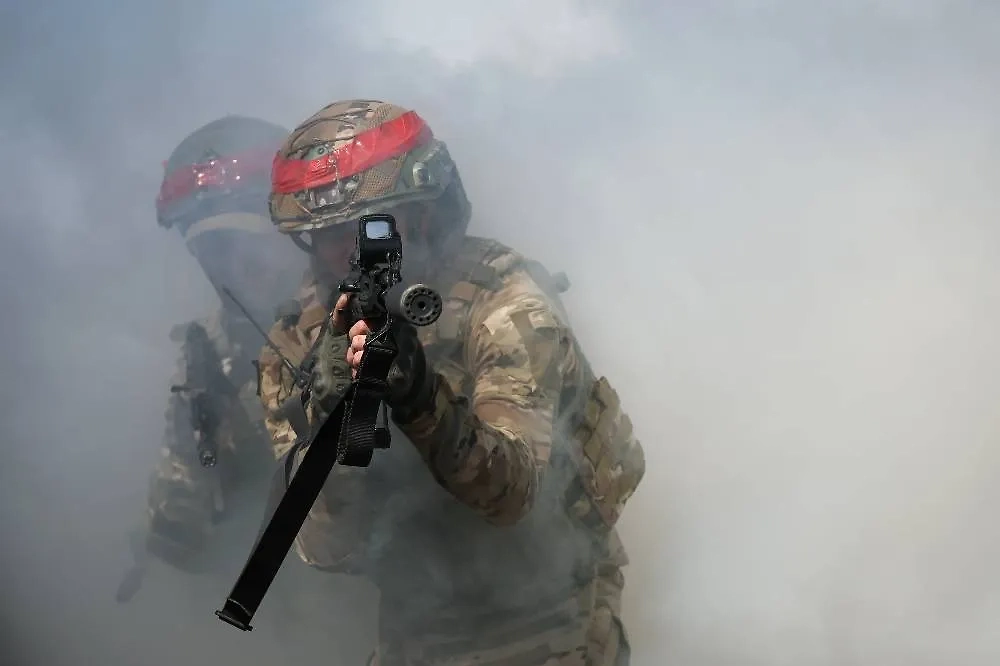 Бойцы Армии России прошли 15 км по подземной трубе, чтобы ударить по ВСУ в Судже. Обложка © ТАСС / Алексей Коновалов