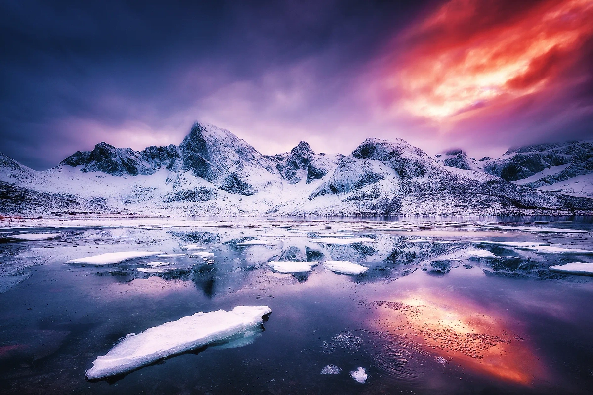 Учёный рассказал об угрозе для озонового слоя над Арктикой. Обложка © Shutterstock / FOTODOM / Denis Belitsky