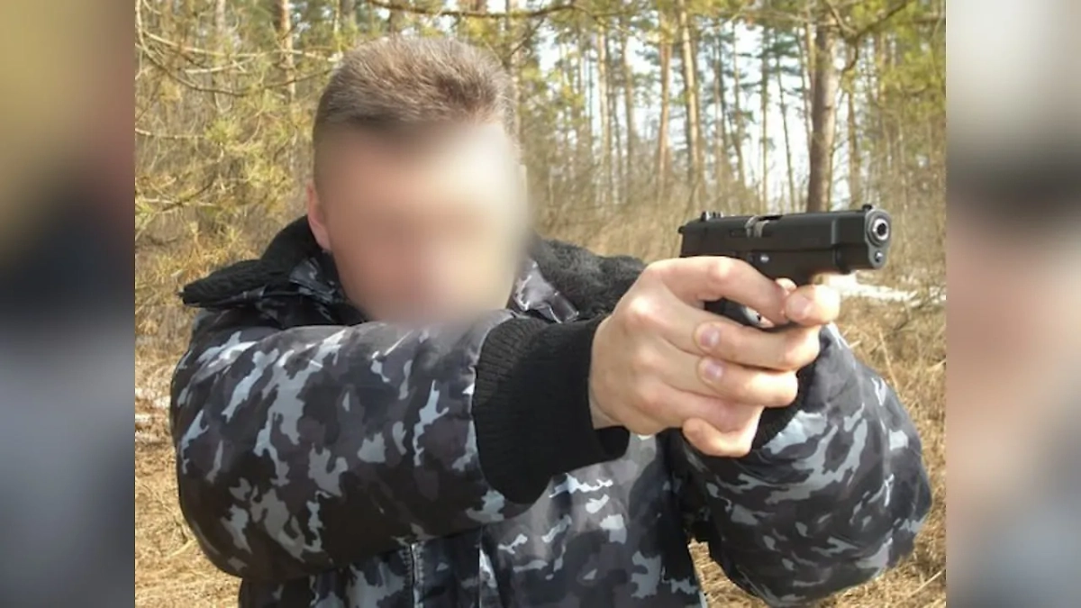 Александр сбил БПЛА из ружья. Фото © Telegram /  SHOT