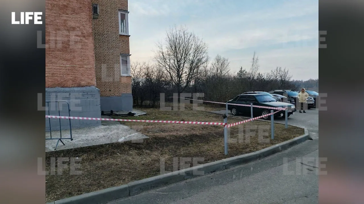 Невзорвавшийся чёрный беспилотник ВСУ. Фото © Life.ru