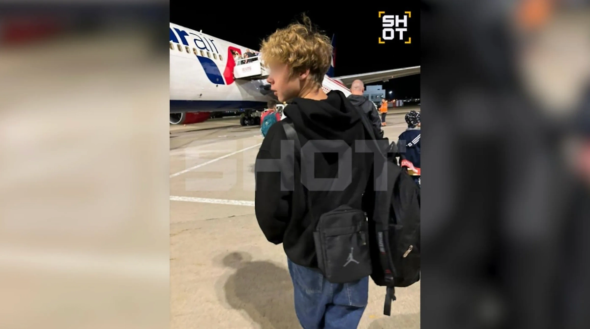 Один из школьников получил ранение в шею. Фото © Telegram / SHOT