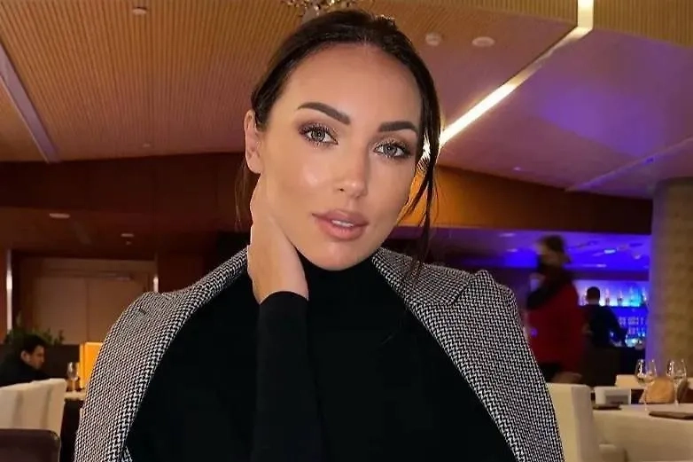 Алсу. Обложка © Instagram (признан экстремистской организацией и запрещён на территории РФ) / alsou_a