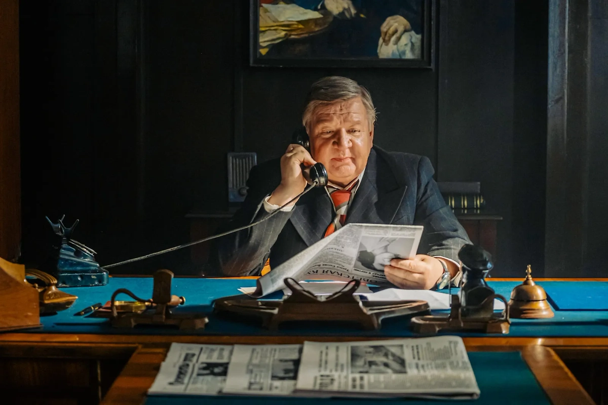 Роман Мадянов в фильме «Любовь советского союза», 2024. Режиссёры Никита Высоцкий, Илья Лебедев, Дмитрий Иосифов. Обложка © kino-teatr.ru