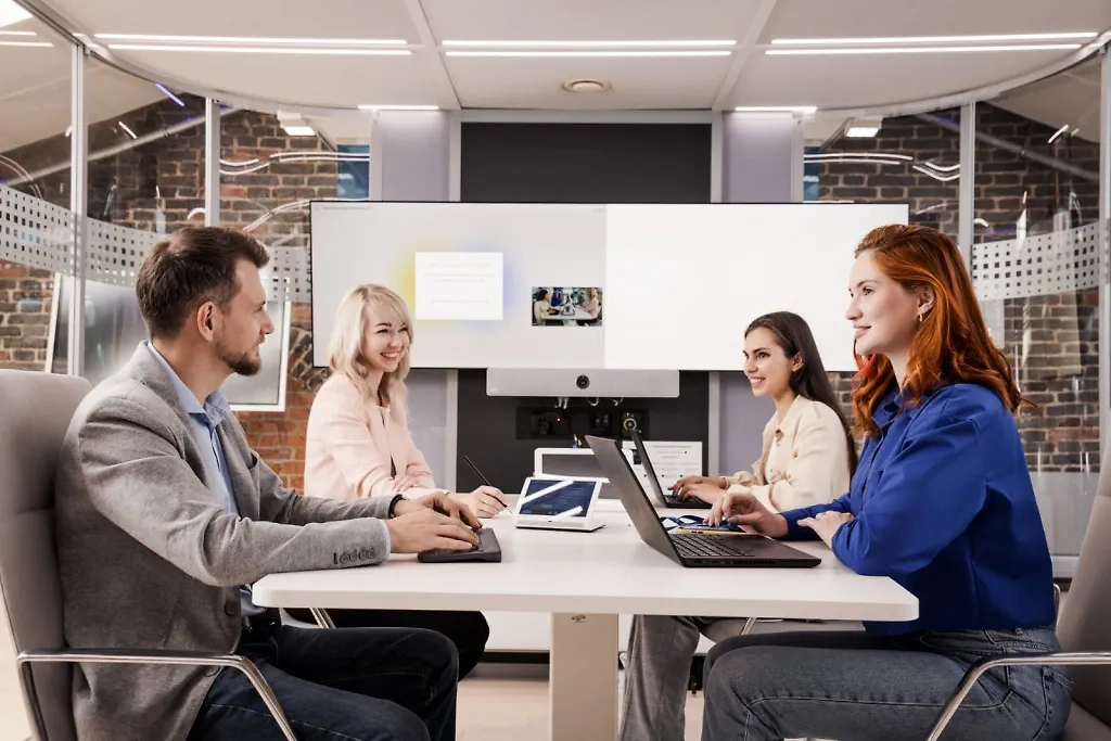 Стали известны лучшие стартапы молодых учёных. Обложка © Пресс-служба «Газпром нефти»