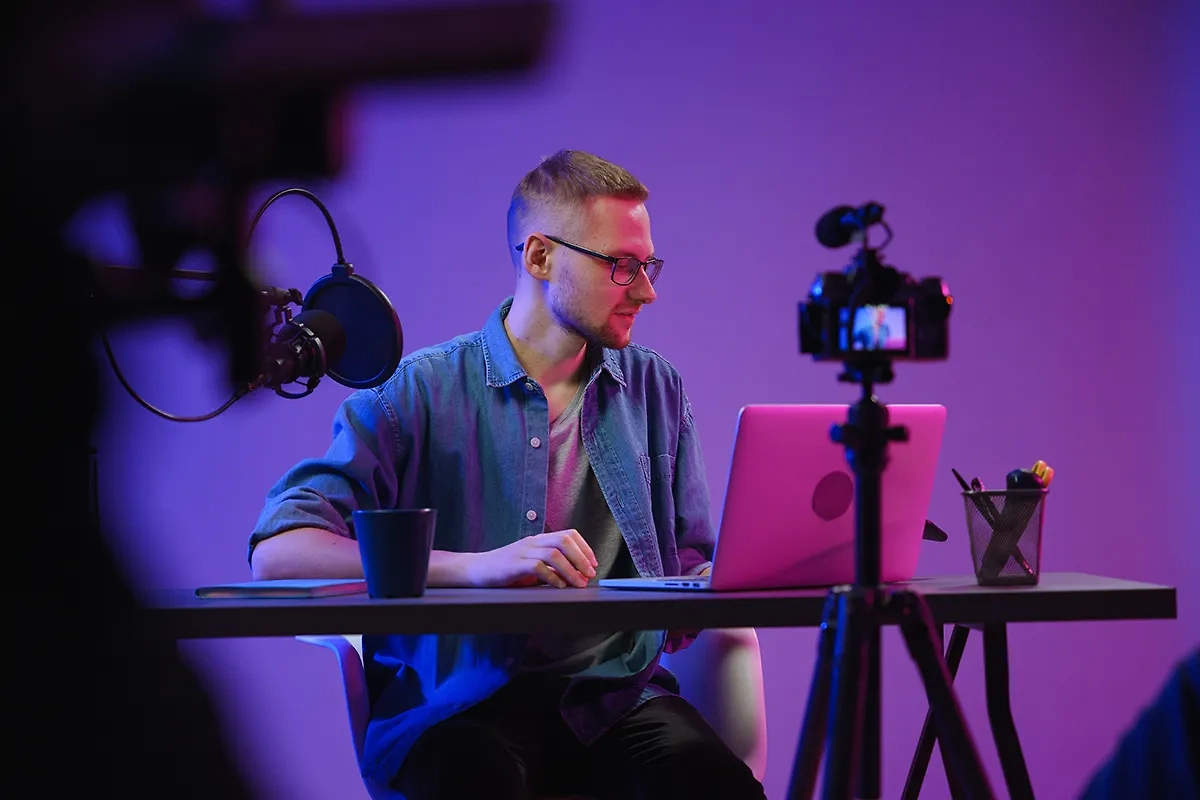 Гинеколог, блогер и ещё 3 профессии мужчин, от которых женщины держатся подальше. Фото © Shutterstock / FOTODOM / Ignatiev Alexandr