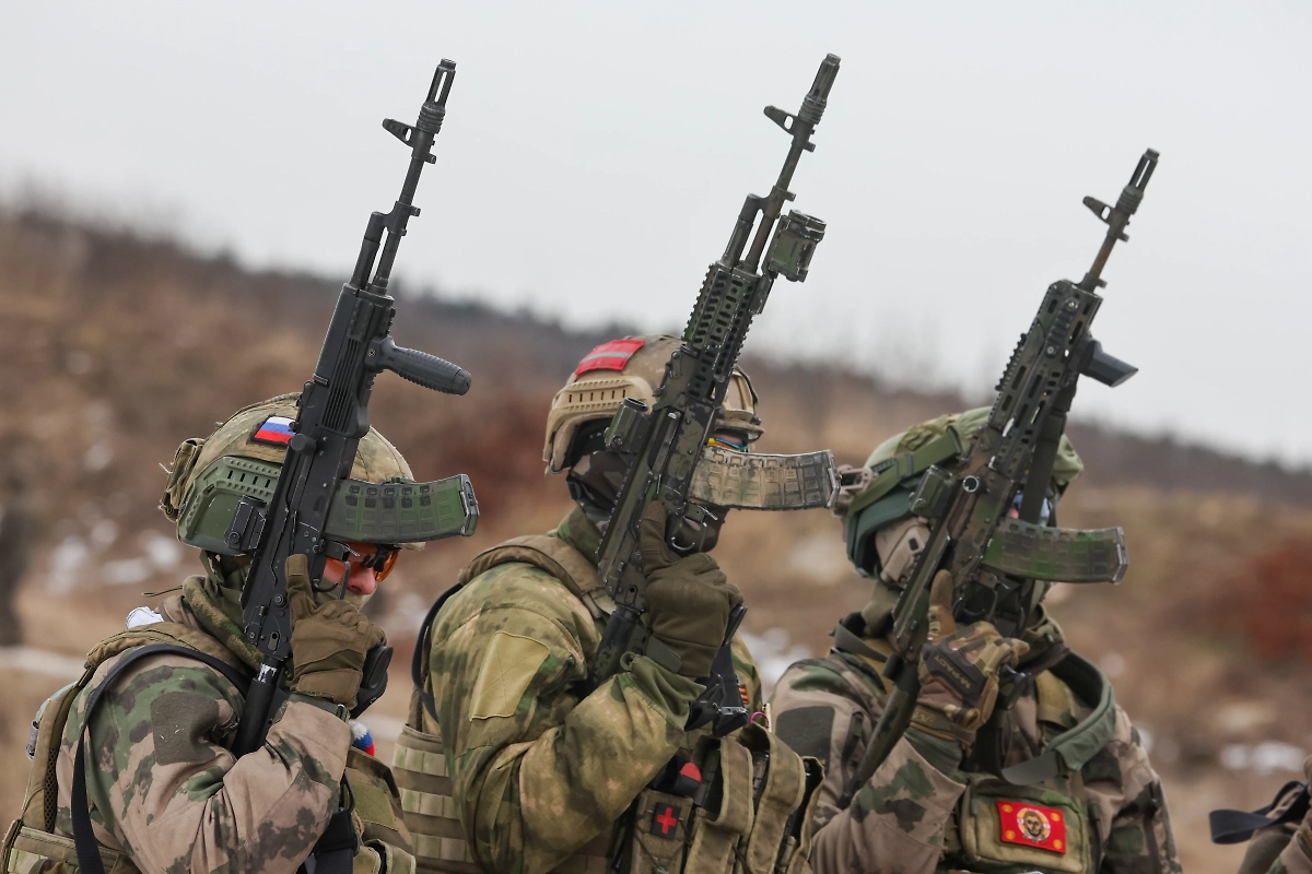 Российские военные в зоне СВО. Обложка © ТАСС / NEWS.ru / Алексей Белкин
