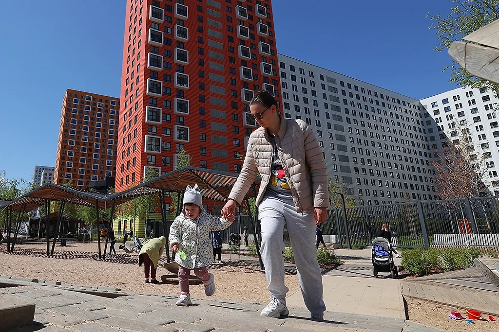 С 1 апреля ипотеку будут выдавать на новых условиях. Обложка © ТАСС / Сергей Карпухин