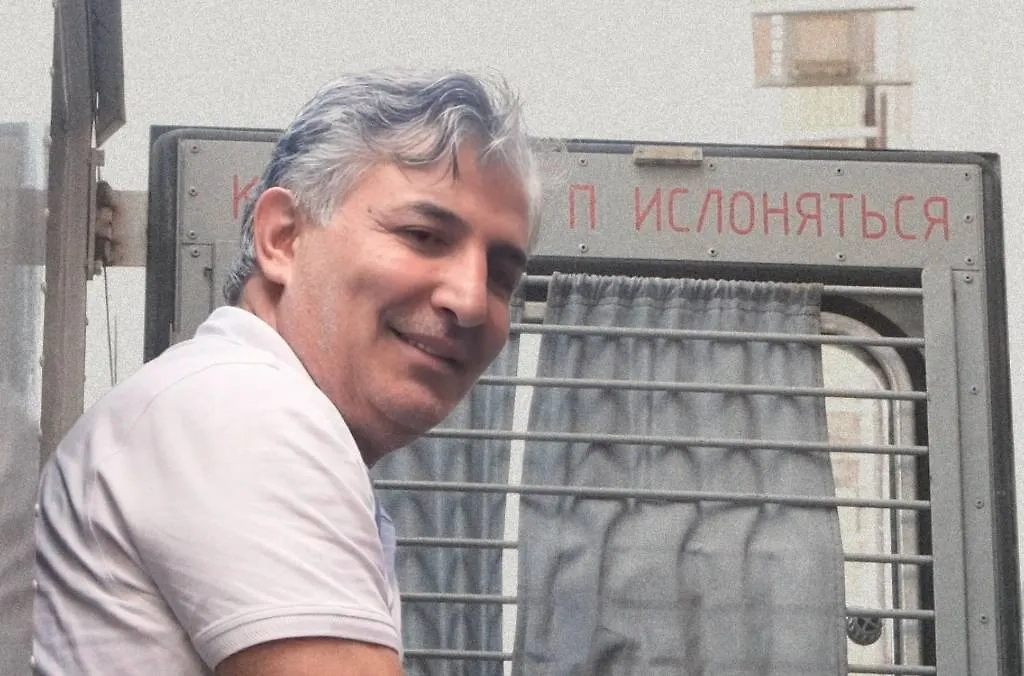 Эльман Пашаев. Обложка © TACC / Алексей Белкин