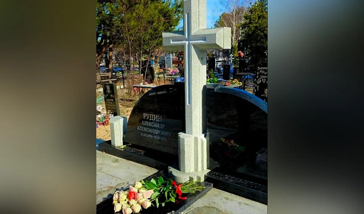 Могила мужа Натали с местом для неё. Фото © Instagram (признан экстремистской организацией и запрещён на территории Российской Федерации) / natali_star74