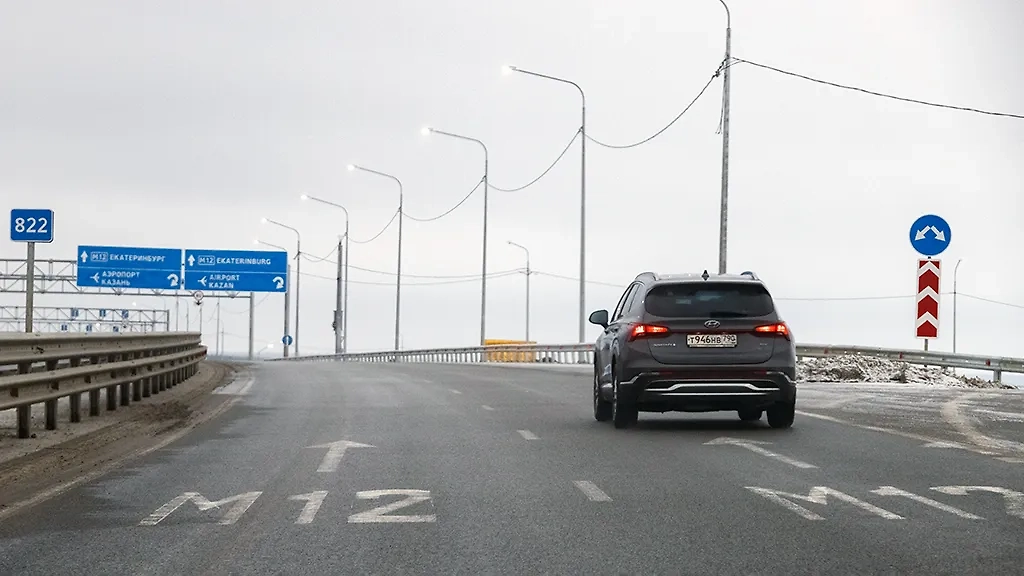 Мобильная связь на автомагистралях улучшится. Обложка © ТАСС / Сергей Елагин