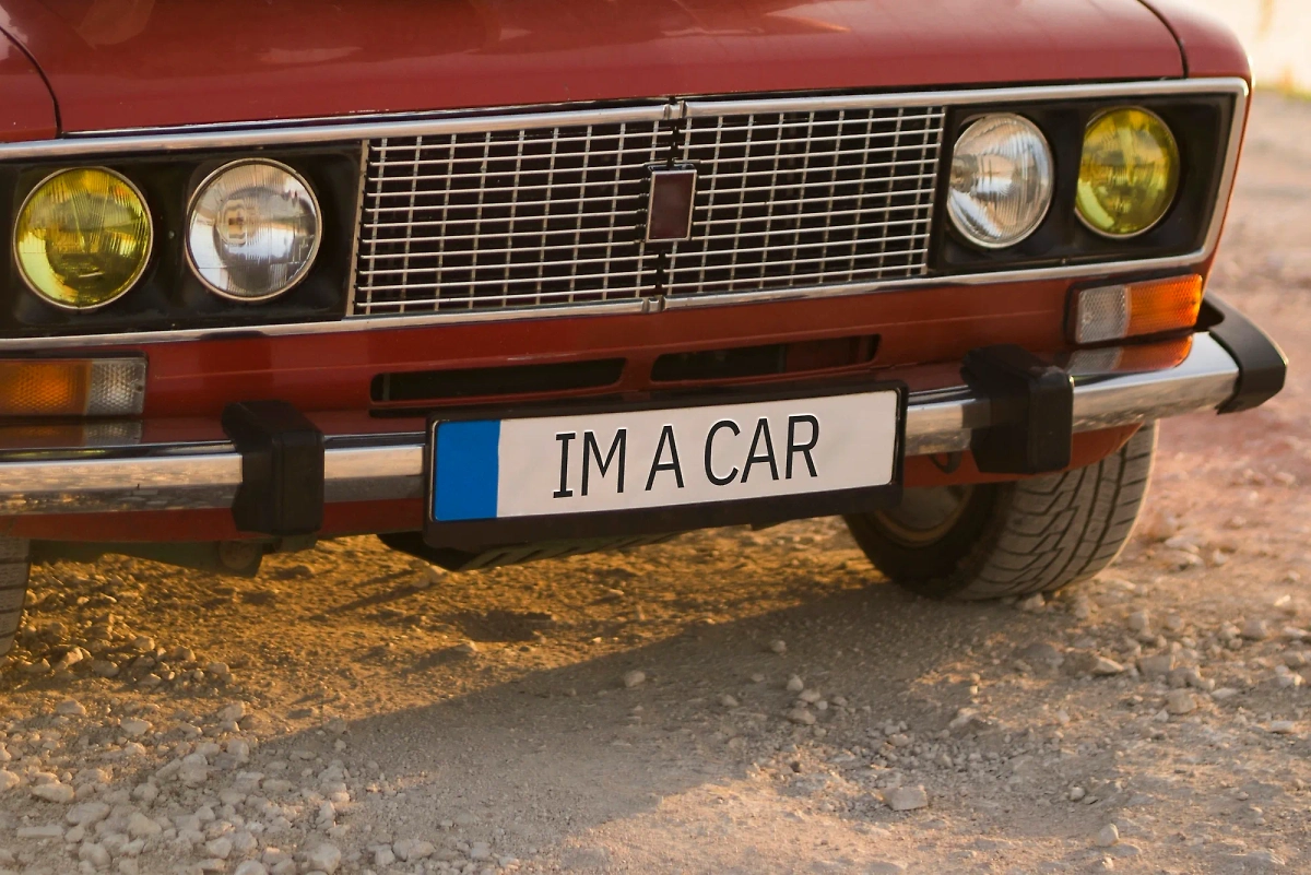 Сочетание цифр и букв на госномере вашего автомобиля влияет на его характер. Что? Да! Фото © Freepik 