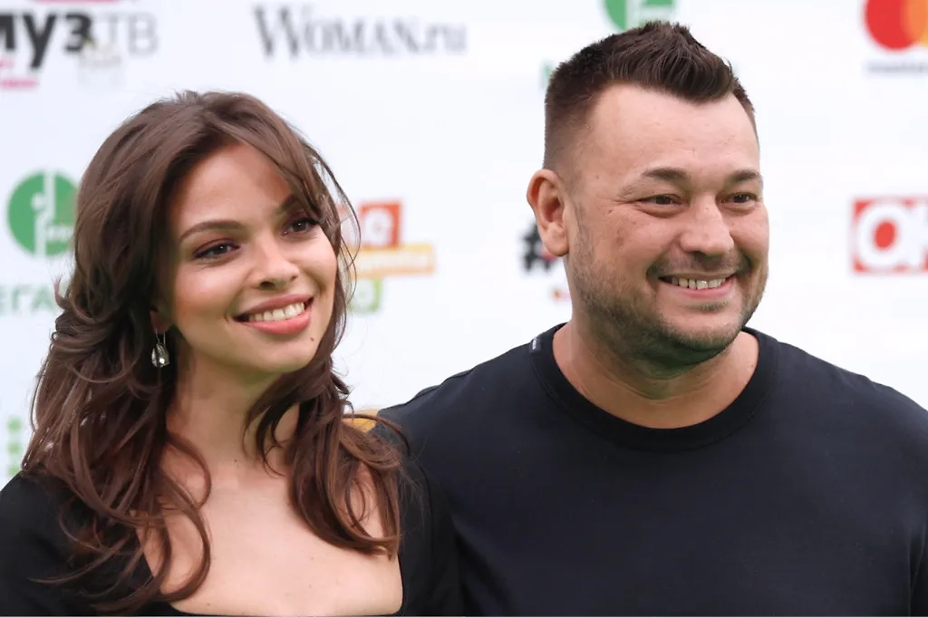 Сергей Жуков с супругой. Обложка © ТАСС / Артём Геодакян