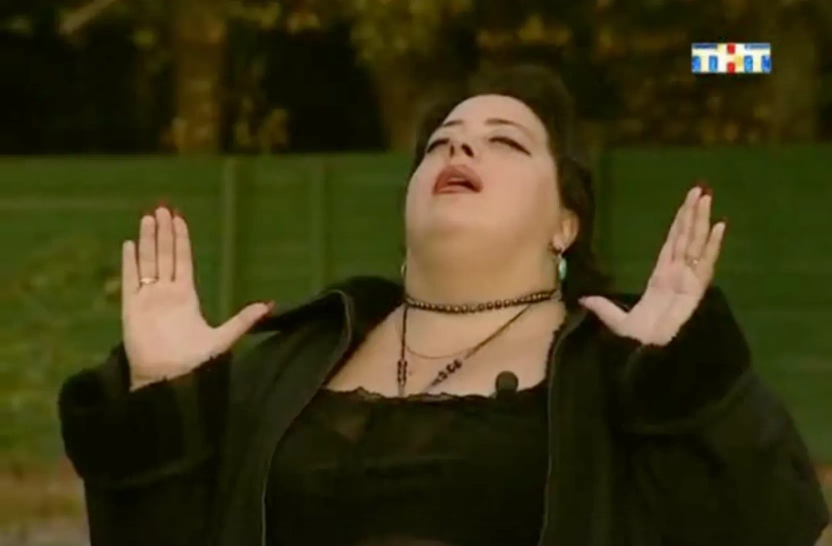 В 47 лет скоропостижно скончалась участница «Битвы экстрасенсов» Юлия Корнеева. Обложка © rutube / Битва Экстрасенсов