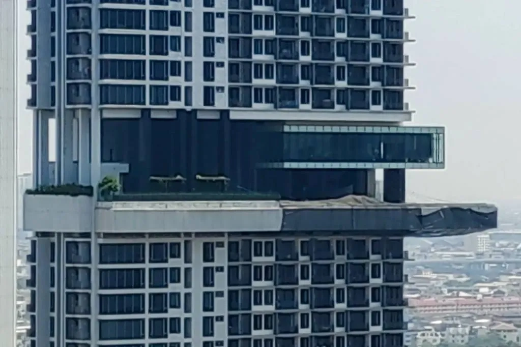 Последствия землетрясения в Бангкоке. Обложка © ТАСС / Игорь Броварник