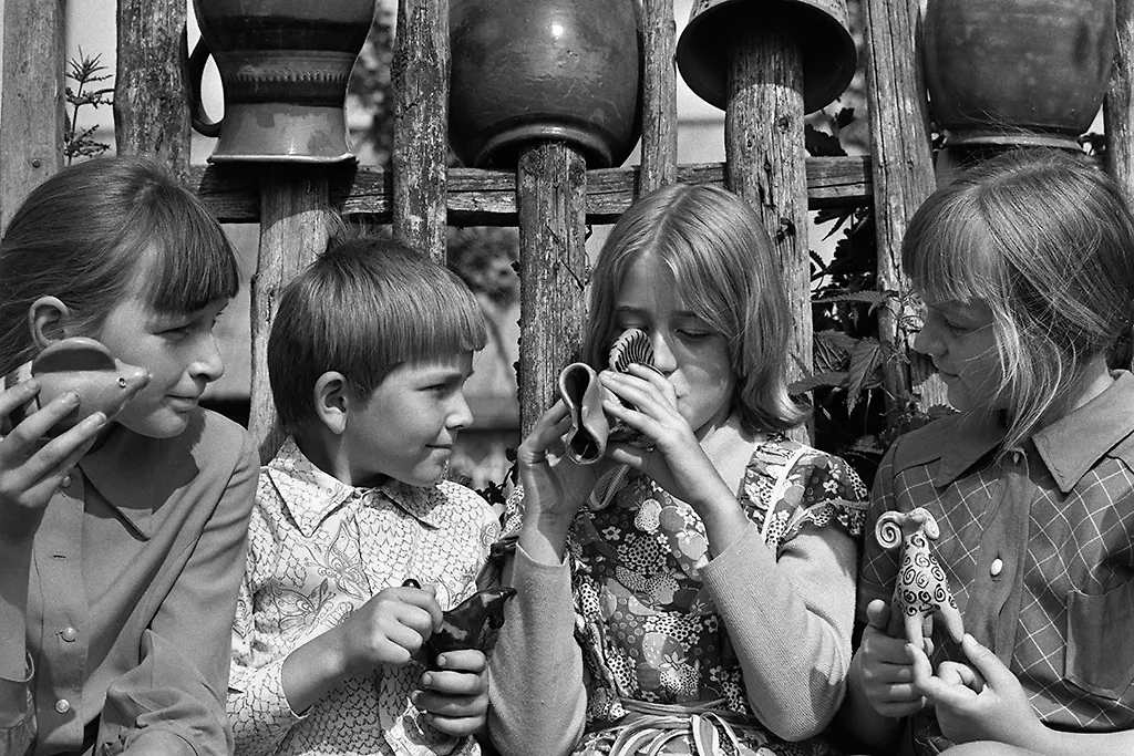 Счастливое детство в СССР: фото дворовых развлечений. Фото © ТАСС / Евгений Козюля