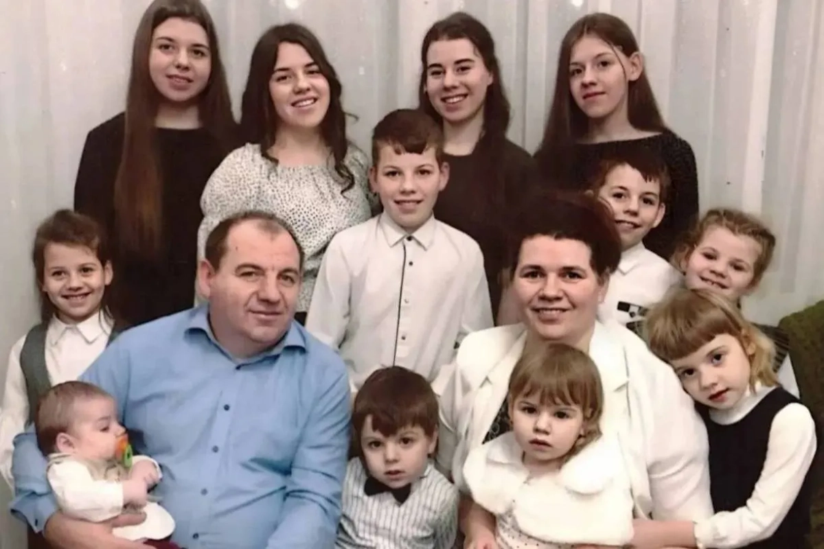 Наталия Склянчук вместе со своей семьёй. Обложка © Telegram / Глеб Никитин