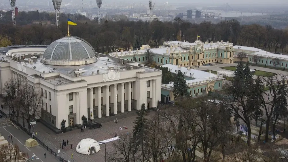 Обложка © Shutterstock / FOTODOM / Alena Zharava