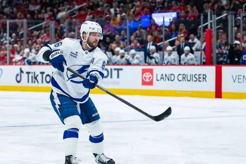 Никита Кучеров. Обложка © NHL