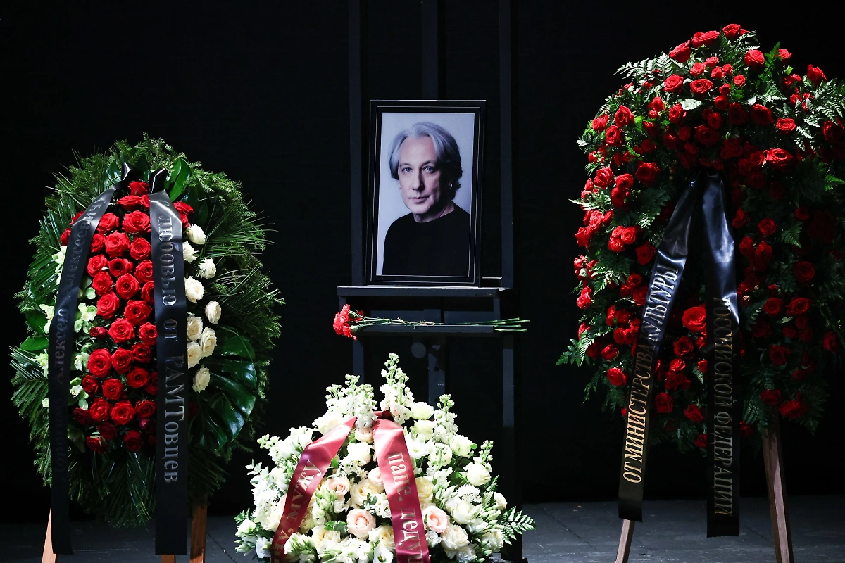 Прощание с Алексеем Весёлкиным в РАМТ. Фото © ТАСС / Михаил Терещенко