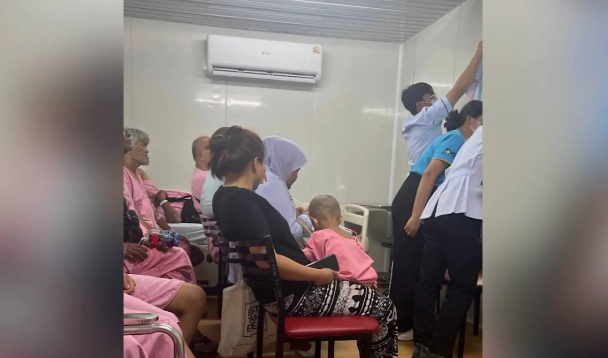 Пациентов больницы эвакуировали на первый этаж. Фото © SHOT