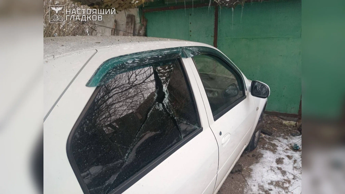 Повреждённое авто в Белгородской области. Фото © Telegram / Настоящий Гладков