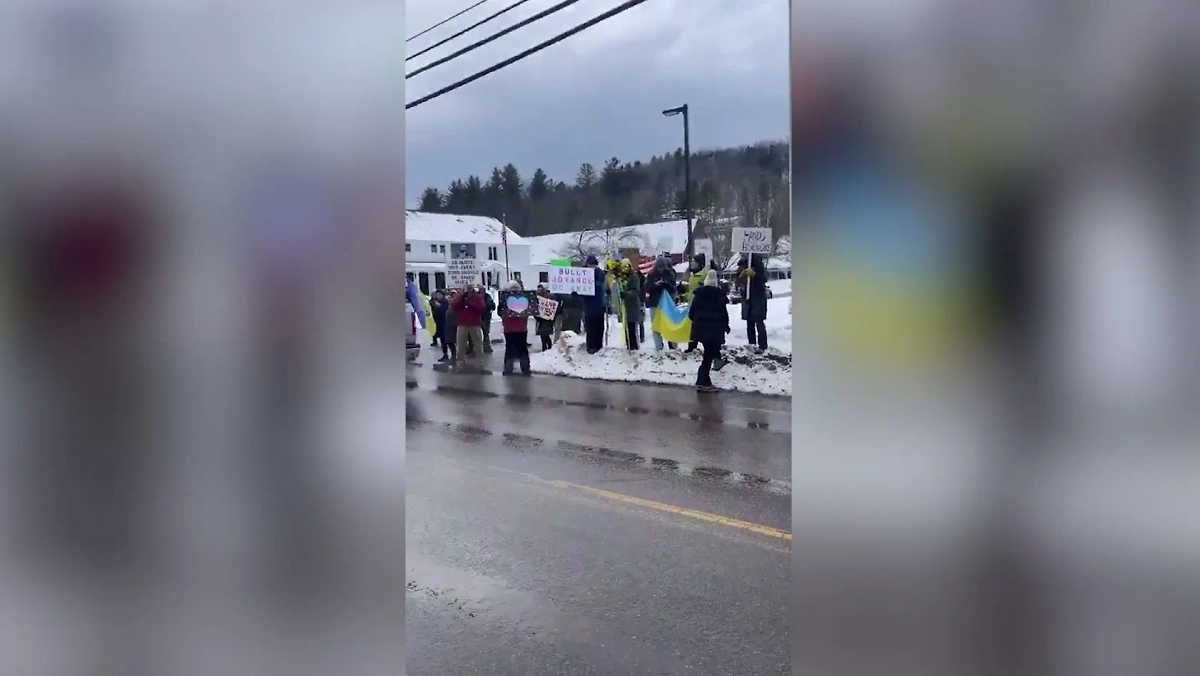 Проукраинские протестующие в США. Обложка © X / MyLordBebo