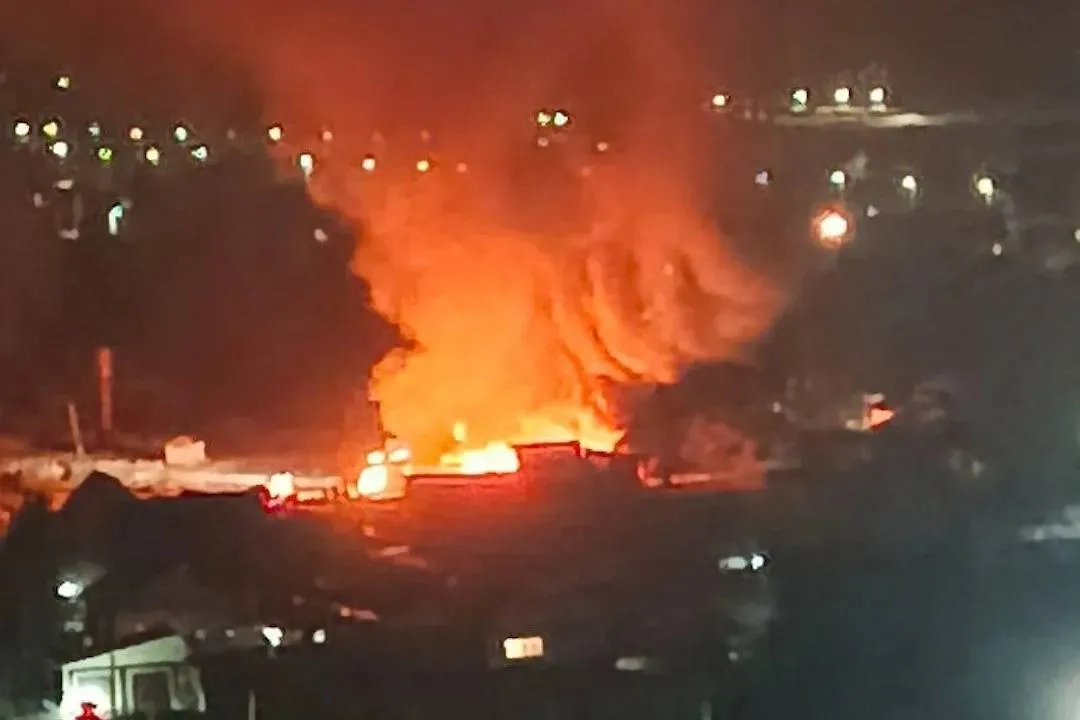 Пожар в Горно-Алтайске. Обложка © Telegram / Горно-Алтайск