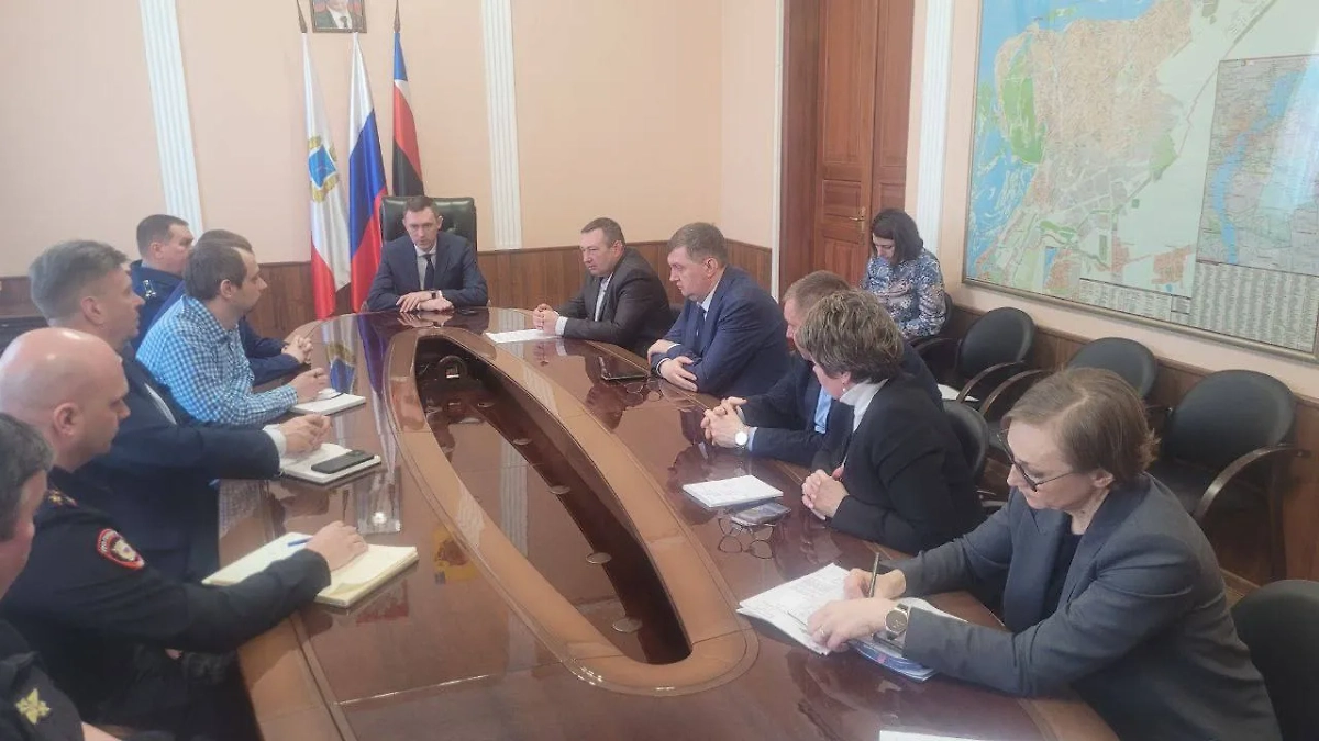 Руководство Энгельсского района. Обложка © Telegram / Максим Леонов