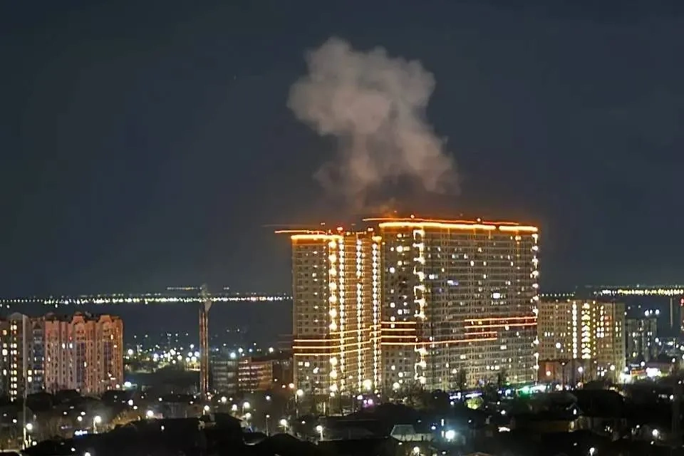 Последствия прилёта БПЛА. Обложка © Telegram / ЧП Ростов