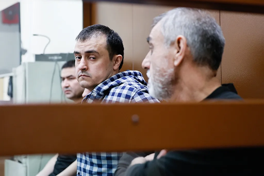 Фигуранты дела о теракте в «Крокус сити холле» Алишер Касимов, Аминчон и Исроил Исломовы. Фото © ТАСС / Юлия Морозова