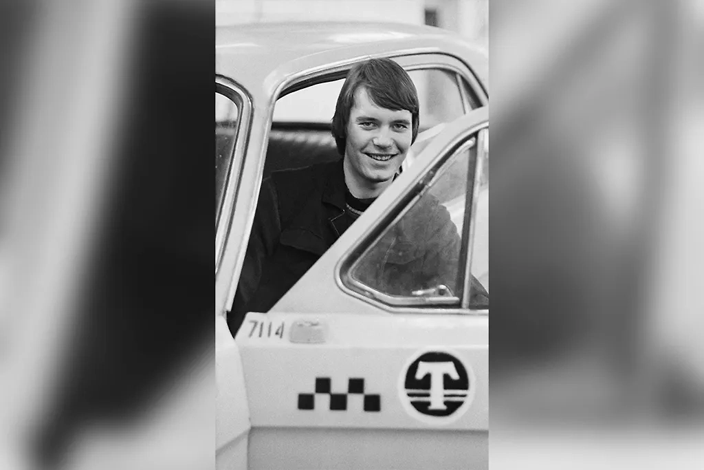 От «Волги» до «креветки»: на чём ездили таксисты в СССР. Фото © ТАСС / Николай Адамович