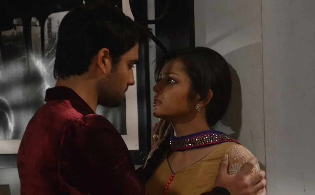 Кадр из сериала «Мадхубала — одна любовь, одна страсть», сценарист Саурабх Тевари / Kinopoisk