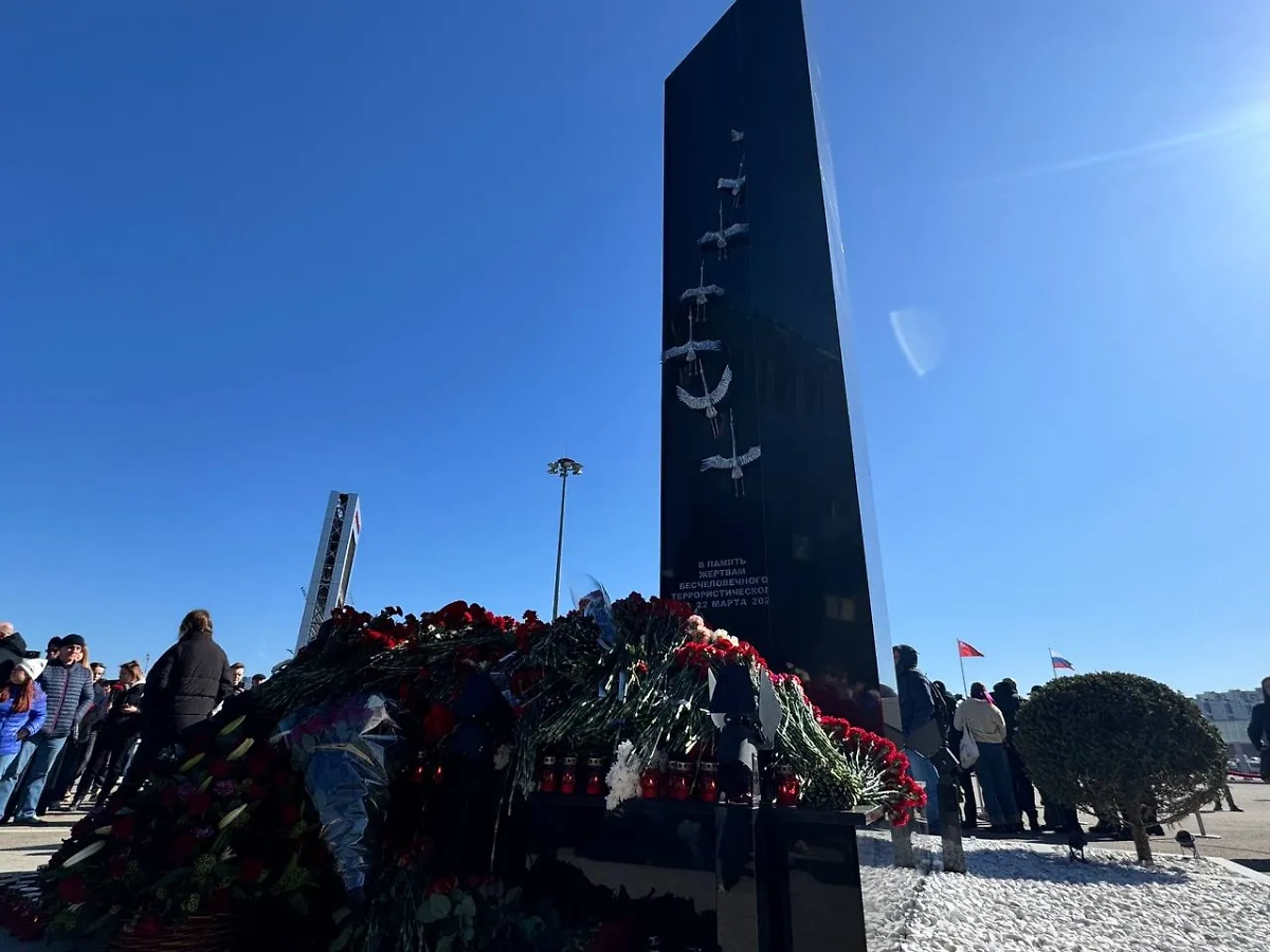 Мемориал в память погибших в теракте. Фото © Life.ru