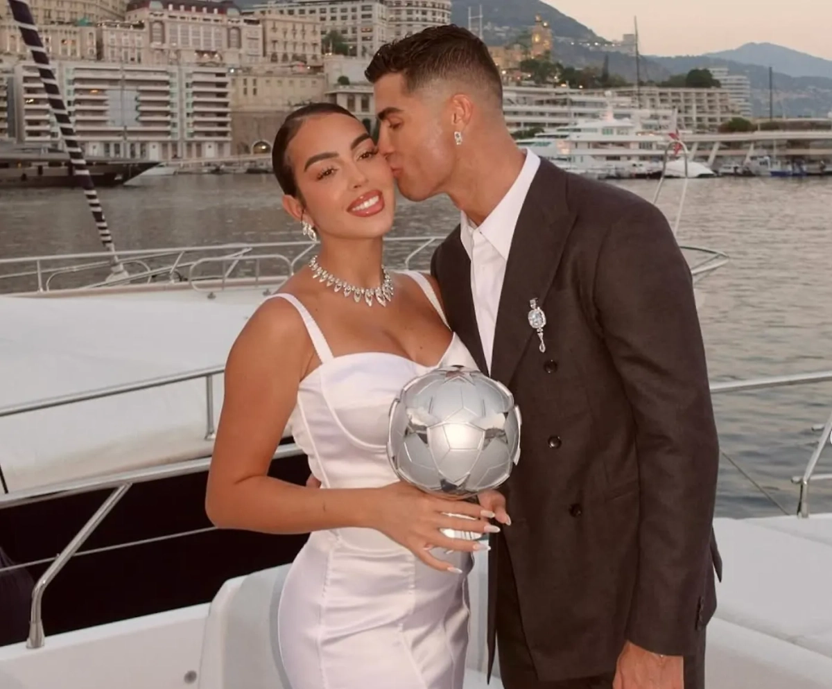 Криштиану Роналду и Джорджина Родригес. Фото © Instagram (признан экстремистской организацией и запрещён на территории Российской Федерации)/ georginagio