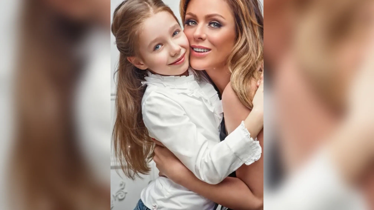 Вера Алдонина со своей мамой Юлией Началовой. Обложка © Instagram (признан экстремистской организацией и запрещён на территории Российской Федерации) / veraldonina