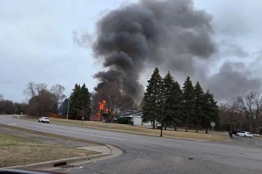 Самолёт пикировал на дом в США. Обложка © X / modeensam