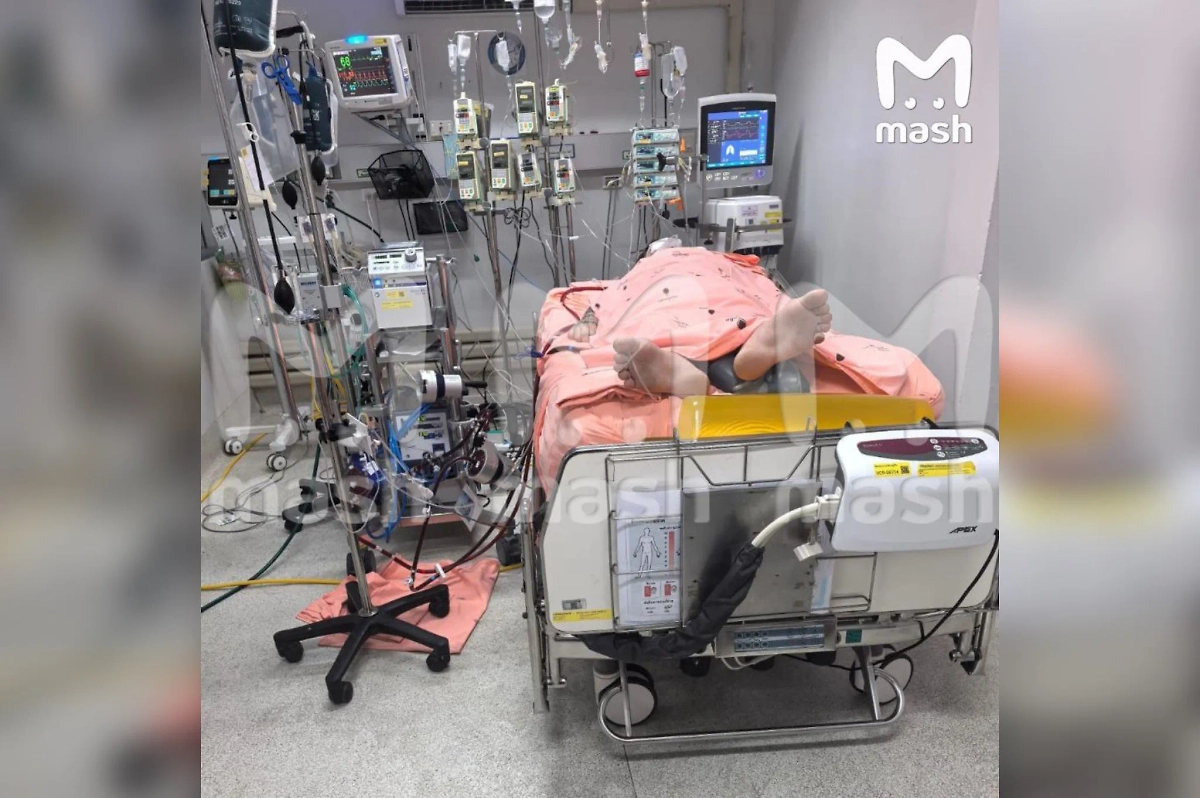 Паша Техник в тайской больнице. Фото © Mash