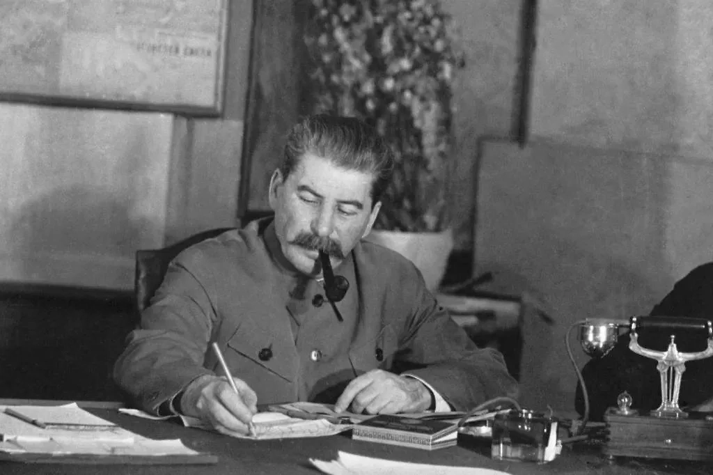 Иосиф Сталин принял страну с сохой, а оставил — сами знаете с чем. Фото © ТАСС / Фёдор Кислов