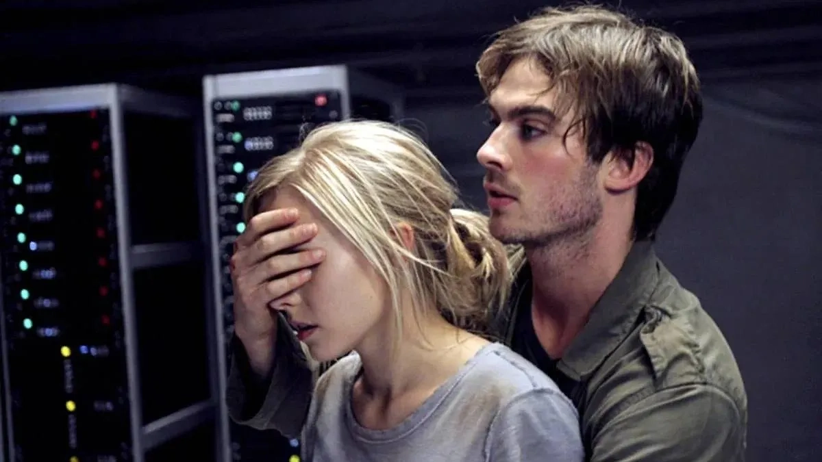 Сериал о врачах в травматологии, лучший зарубежный по теме в 2025 году. Фото © Кадр из фильма «Пульс», режиссёр Джим Сонзеро, сценаристы Киёси Куросава, Уэс Крэйвен, Рэй Райт / Kinopoisk