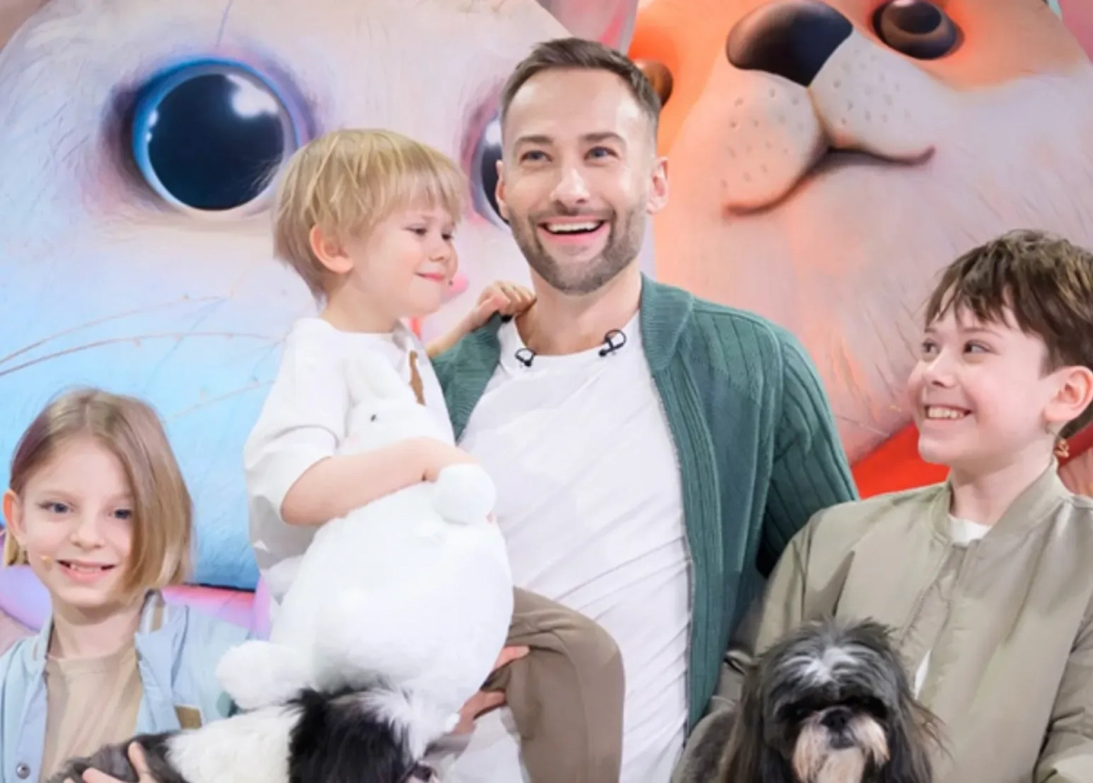 Шепелев с детьми. Обложка © Instagram (признан экстремистской организацией и запрещён на территории Российской Федерации) / dmitryshepelev