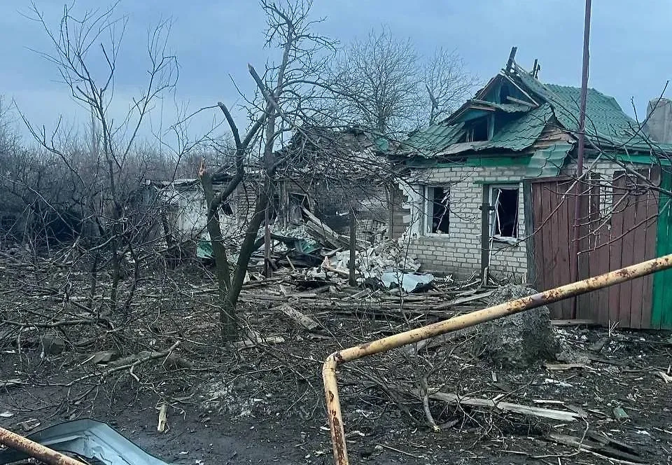 Последствия удара ВСУ по ДНР. Обложка © Telegram / Типичное Енакиево