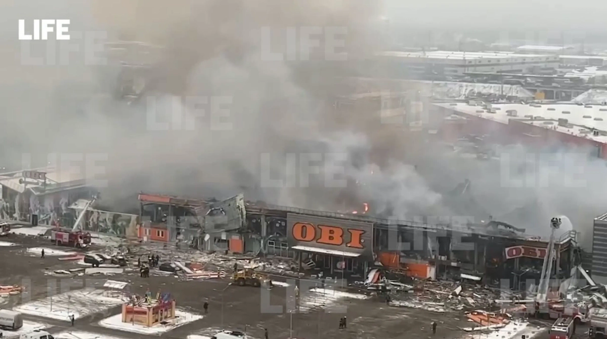 Последствия пожара в ТЦ «Мега Химки». Фото © LIFE