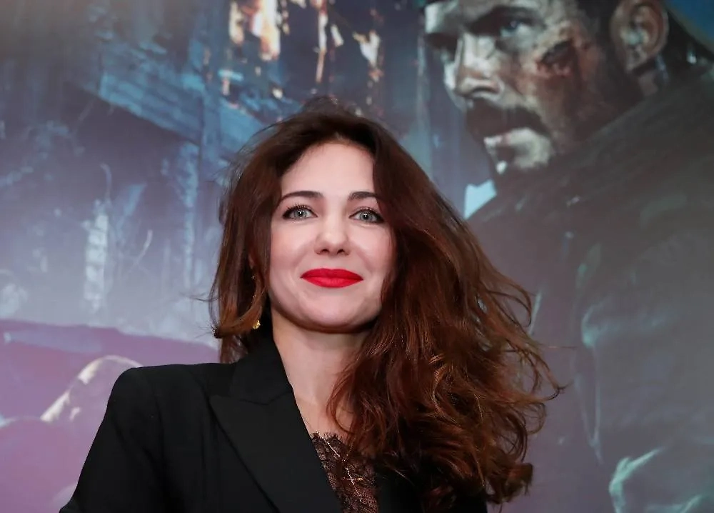 Екатерина Климова в школе: шоколадки для учителей вместо знаний. Фото © ТАСС / Сергей Карпухин