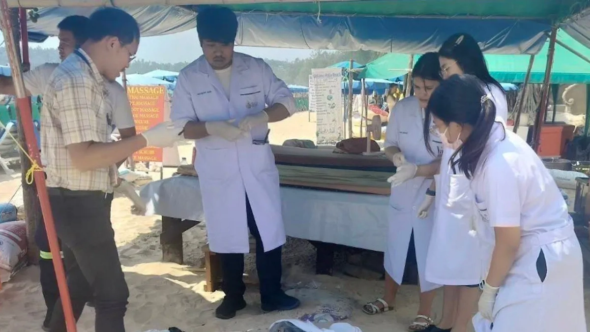 Место смерти туристки на пляже на Пхукете. Фото © Karon Police