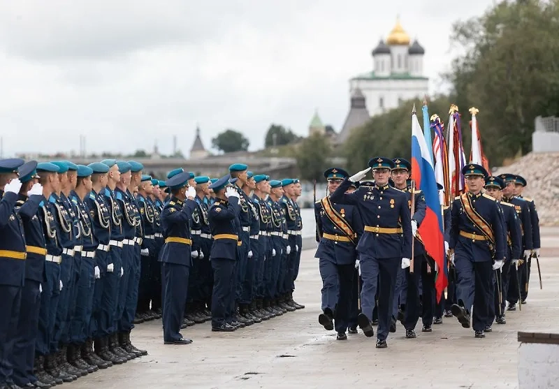 76-я гвардейская десантно-штурмовая Черниговская Краснознамённая, ордена Суворова дивизия. Обложка © Pskov.ru