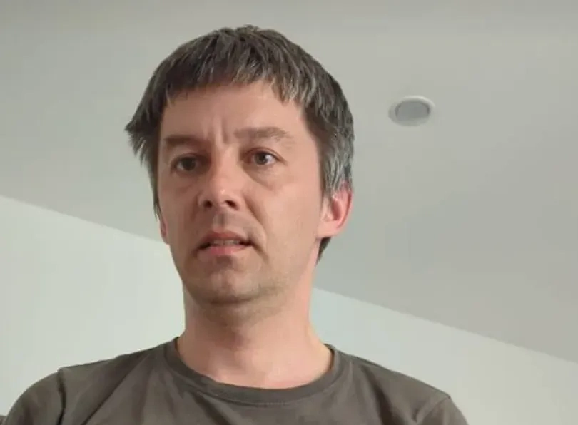 Мужчина, который похитил сына у бывшей в Новосибирске и увёз его в Австралию. Обложка © SHOT